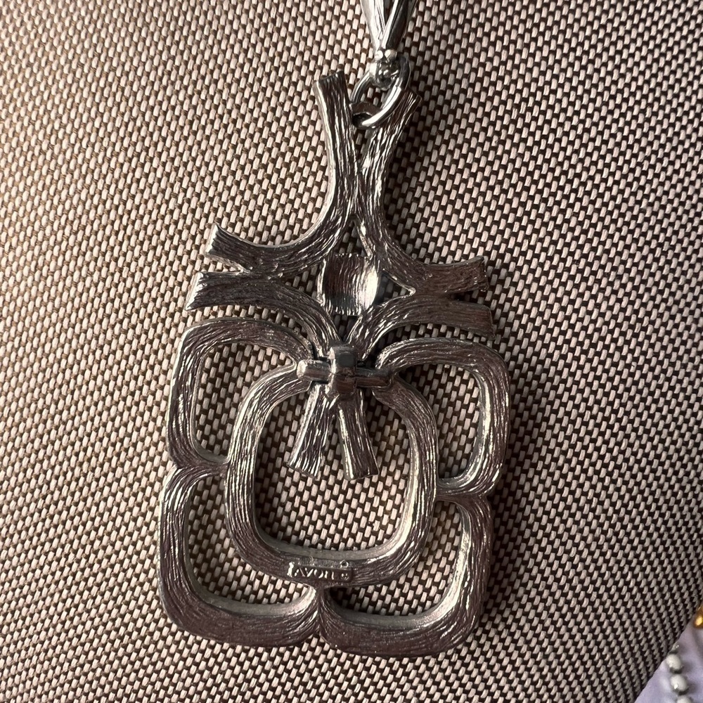Vintage 70s Avon Silver Tone Pendant Necklace Signed Sculptural Modern MCM 22” - Picture 3 of 5